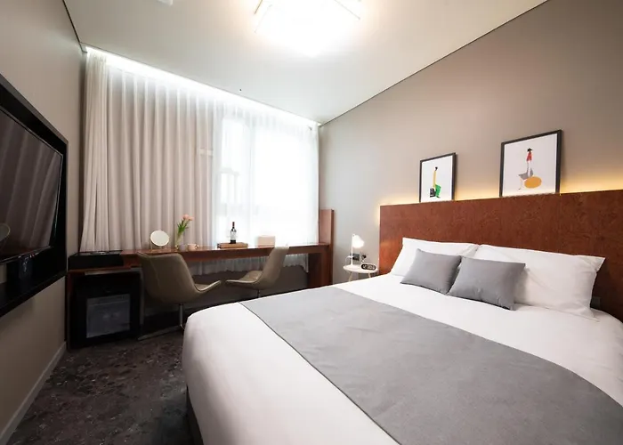 Dm Hotel