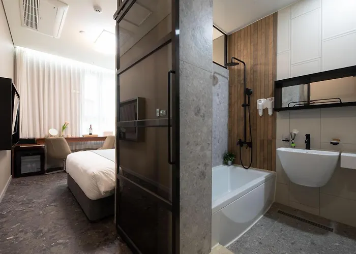 Dm Hotel 3*